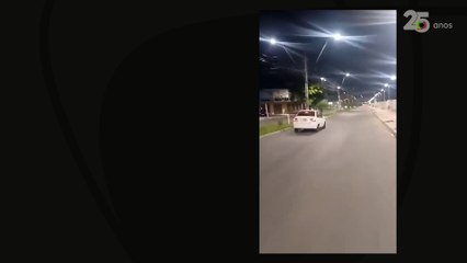 Ônibus invade calçada e atropela pedestres após motorista ter mal súbito no RS; uma pessoa morreu