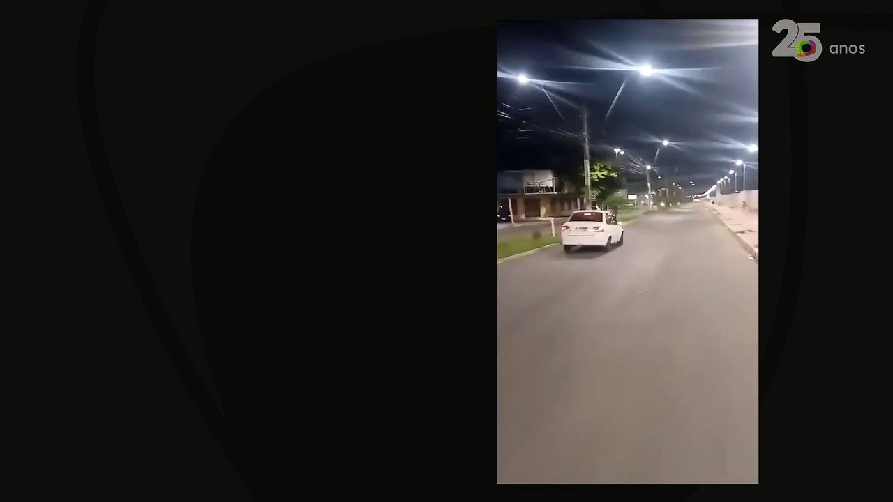 Ônibus invade calçada e atropela pedestres após motorista ter mal súbito no RS; uma pessoa morreu