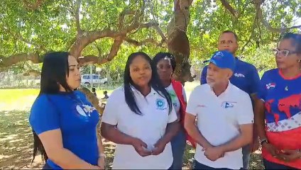 "Soy directora y hasta conserje": maestra suplica ayuda para escuela en La Cuaba