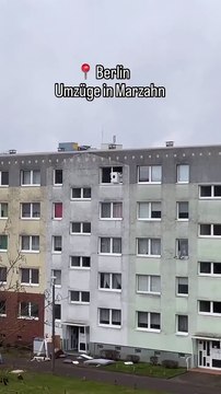 Trying to make a washing machine land safely on a mattress from 5 floors above