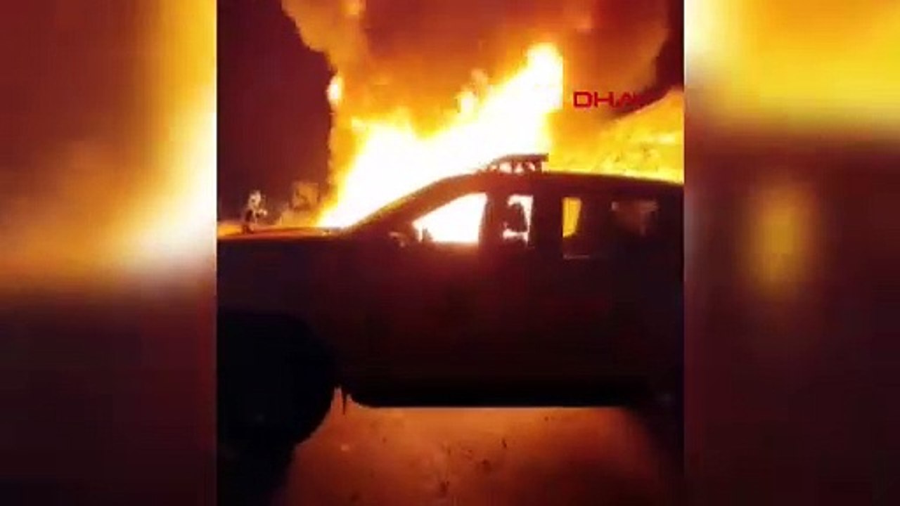 Kütahya\'da lastiği patlayan TIR\'ın dorsesi alev alev yandı; o anlar kamerada