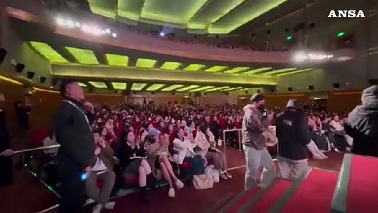 Kung Fu Paola: i cinesi pazzi per Cortellesi e "C'è ancora domani"