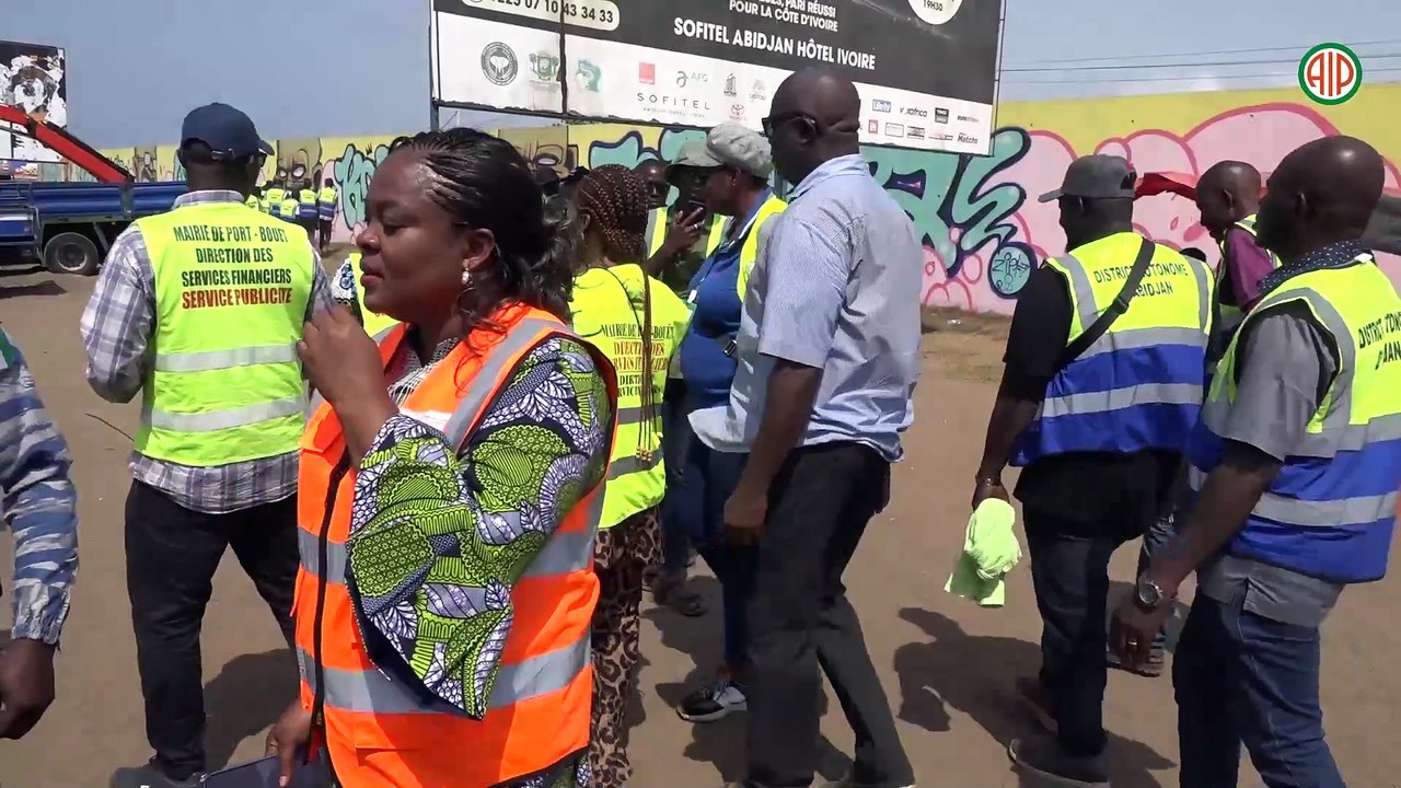 Environ 5000 panneaux publicitaires non autorisés seront démantelés dans le district d’Abidjan
