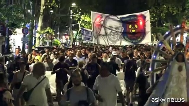 Veglia di preghiera con migliaia di persone in Argentina per il Papa
