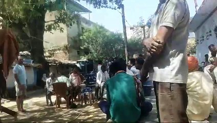 झींगा मछली खाने से 3 लोगों की बिगड़ी तबियत