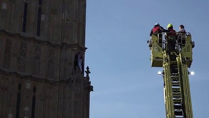 Barefoot man holding Palestinian flag climbs Big Ben’s Elizabeth Tower
