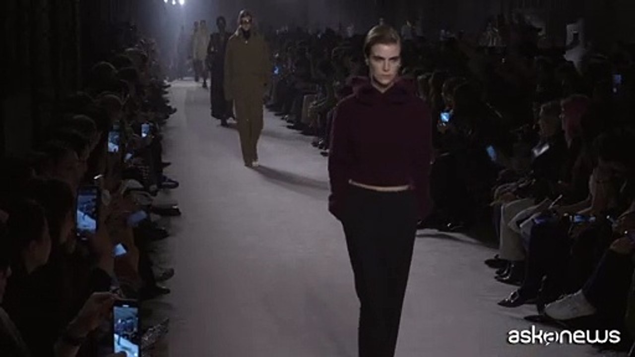 Paris Fashion Week: sensualità e classicismo da Victoria Beckham