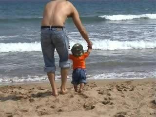 Théo à la plage avril 2006