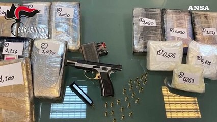 Blitz antidroga nel napoletano, lo spaccio anche con un neonato in braccio