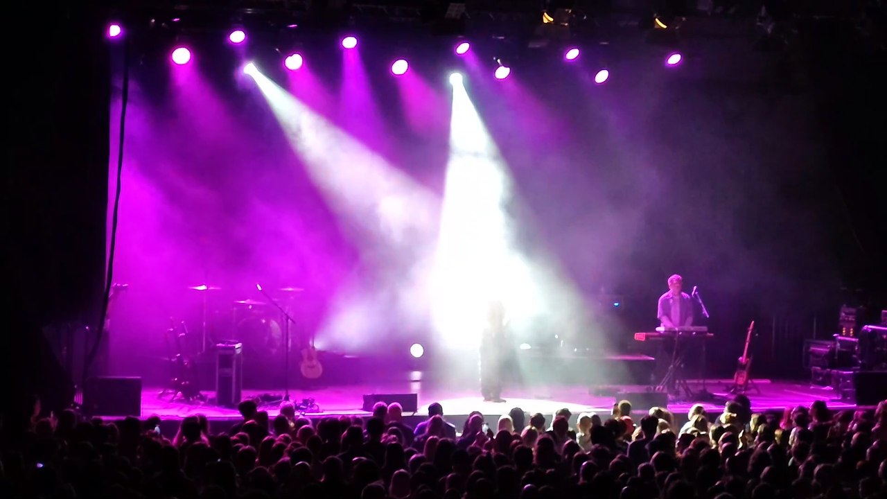 Lola Young: What is it about me (live 17.02.2025, Berlin, Huxleys neue Welt)