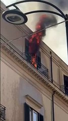 Palermo, devastante incendio nell'appartamento dell'ex sottosegretario Cardinale - Video
