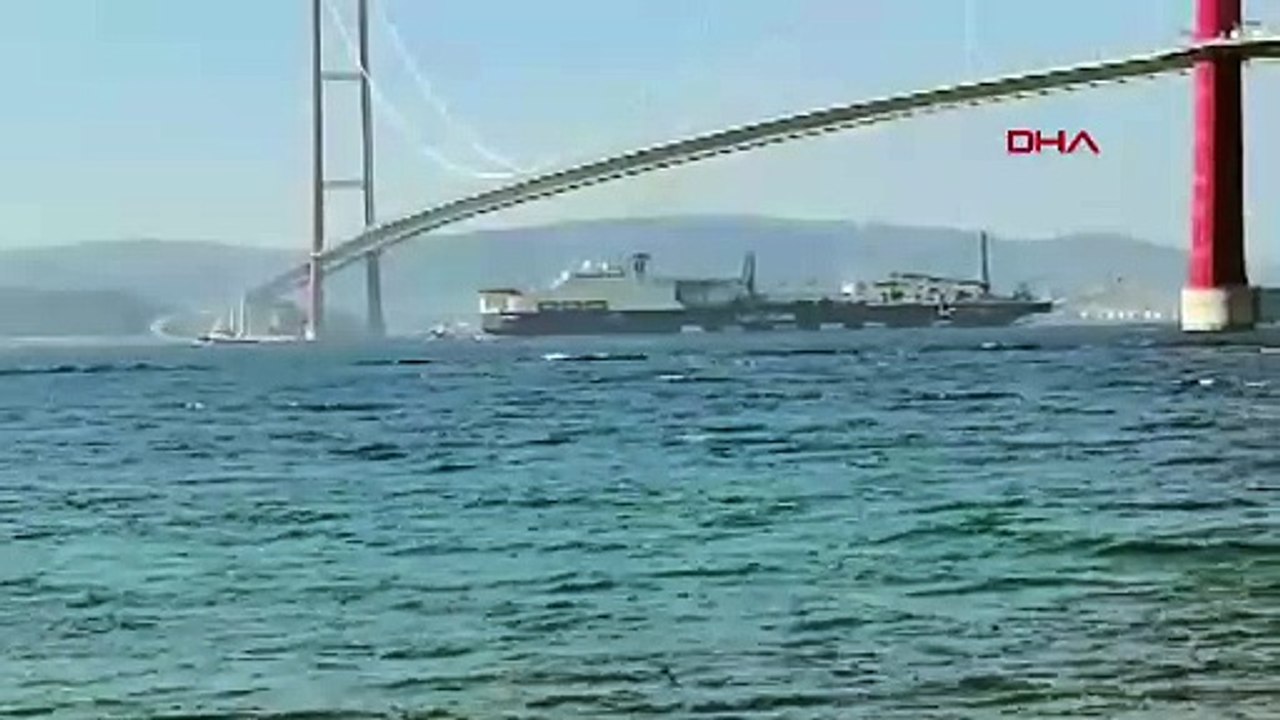 Boru döşeme gemisi, Çanakkale Boğazı'ndan geçti