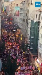 23. Feminist Gece Yürüyüşü'ne Taksim'de yüzlerce kadın ve LGBTİ+ katıldı