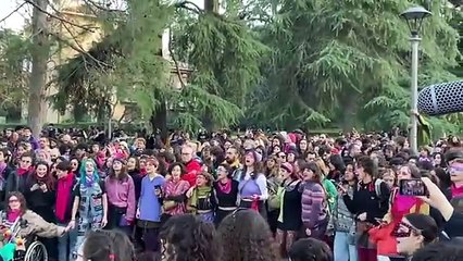 Bologna, il video del corteo di «Non una di meno»: «In diecimila in piazza per l'8marzo»