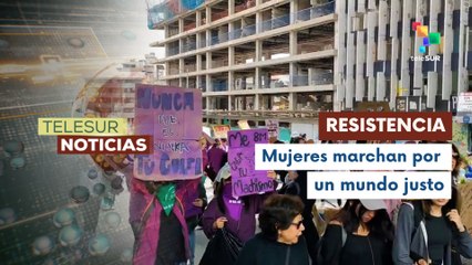 Miles de ecuatorianas salen a las calles en el 8M