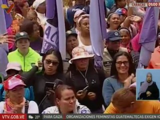Féminas venezolanas se concentran para celebrar el Día Internacional de la Mujer