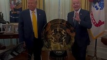 كأس فريد من نوعه 🏆😲  إنفانتيو رئيس فيفا يسلم مفتاح كأس العالم للأندية 2025 للرئيس الأمريكي دونالد ترامب 🇺🇸🔑