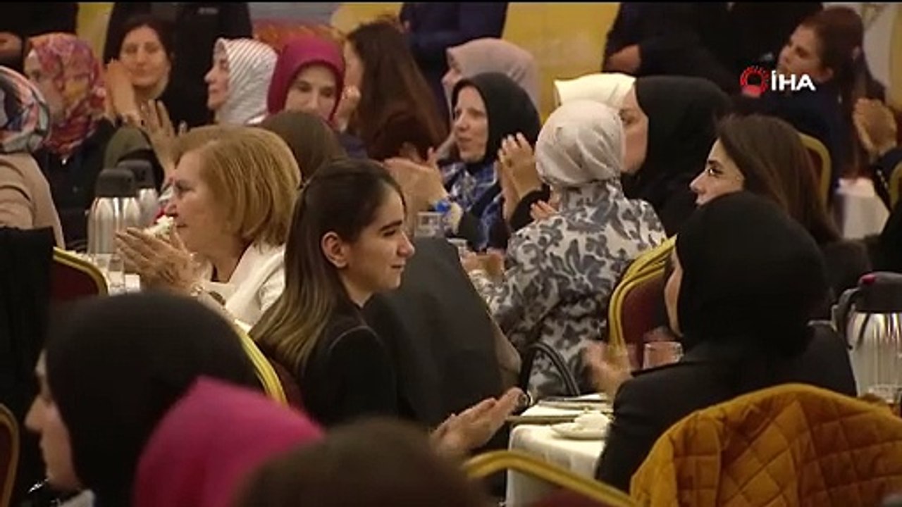 Cumhurbaşkanı Erdoğan: "Ana muhalefet başkanı kadın düşmanı arıyorsa sağa sola sataşmasın gitsin önce aynaya baksın, partisinin kötü siciliyle yüzleşsin sonra da çıkıp başörtülü kadınlardan özür dilesin"