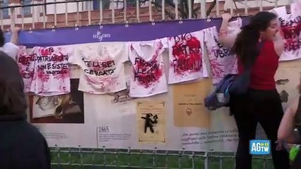 Milano, le voci dal corteo dell'8 marzo: «Reato di femminicidio? Viviamo in una società intrisa di patriarcato»