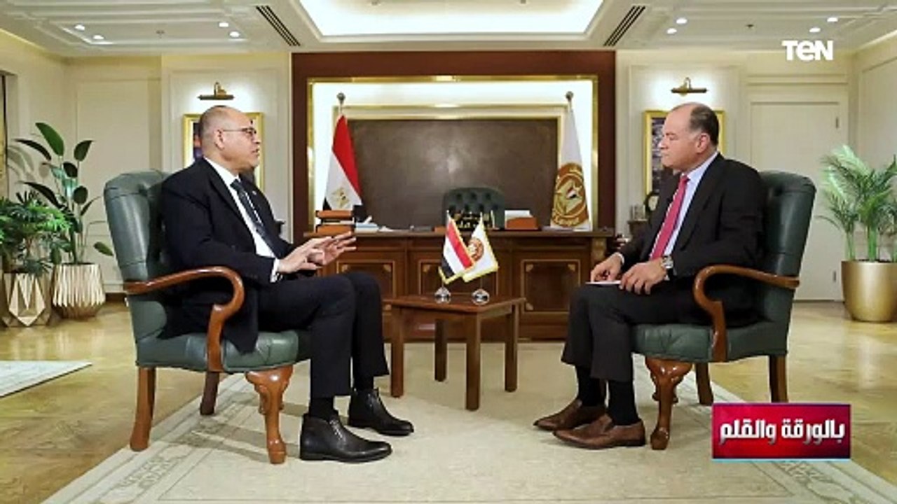 وزير العمل يكشف مفاجأة عن اندثار العديد من الوظ...