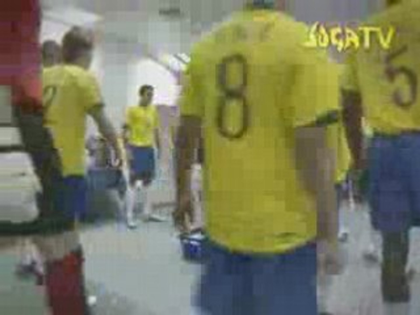 L'équipe brésilienne s'amuse (PUB nike) - Vidéo Dailymotion