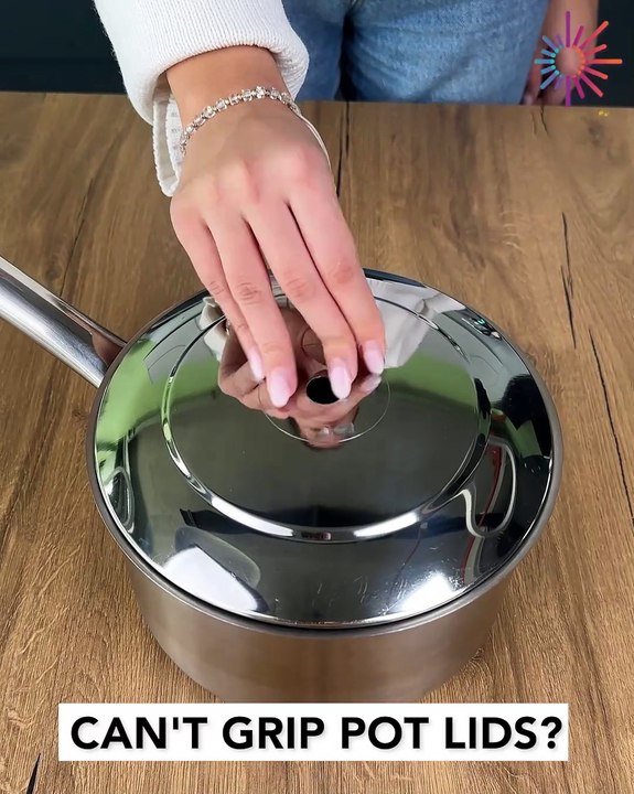 Fixing the pot lid like magic