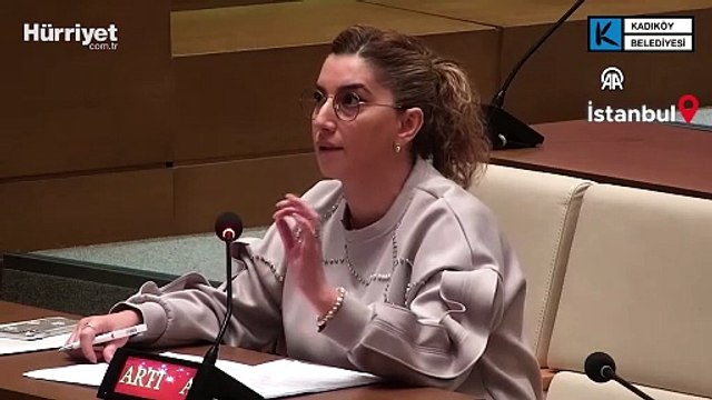 Kadıköy Belediye Meclisi'nde, AK Parti'li Meclis üyesine süre kısıtlaması tartışmaya yol açtı