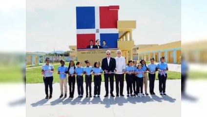 Abinader inaugura dos escuelas en Santiago; una en honor a padre