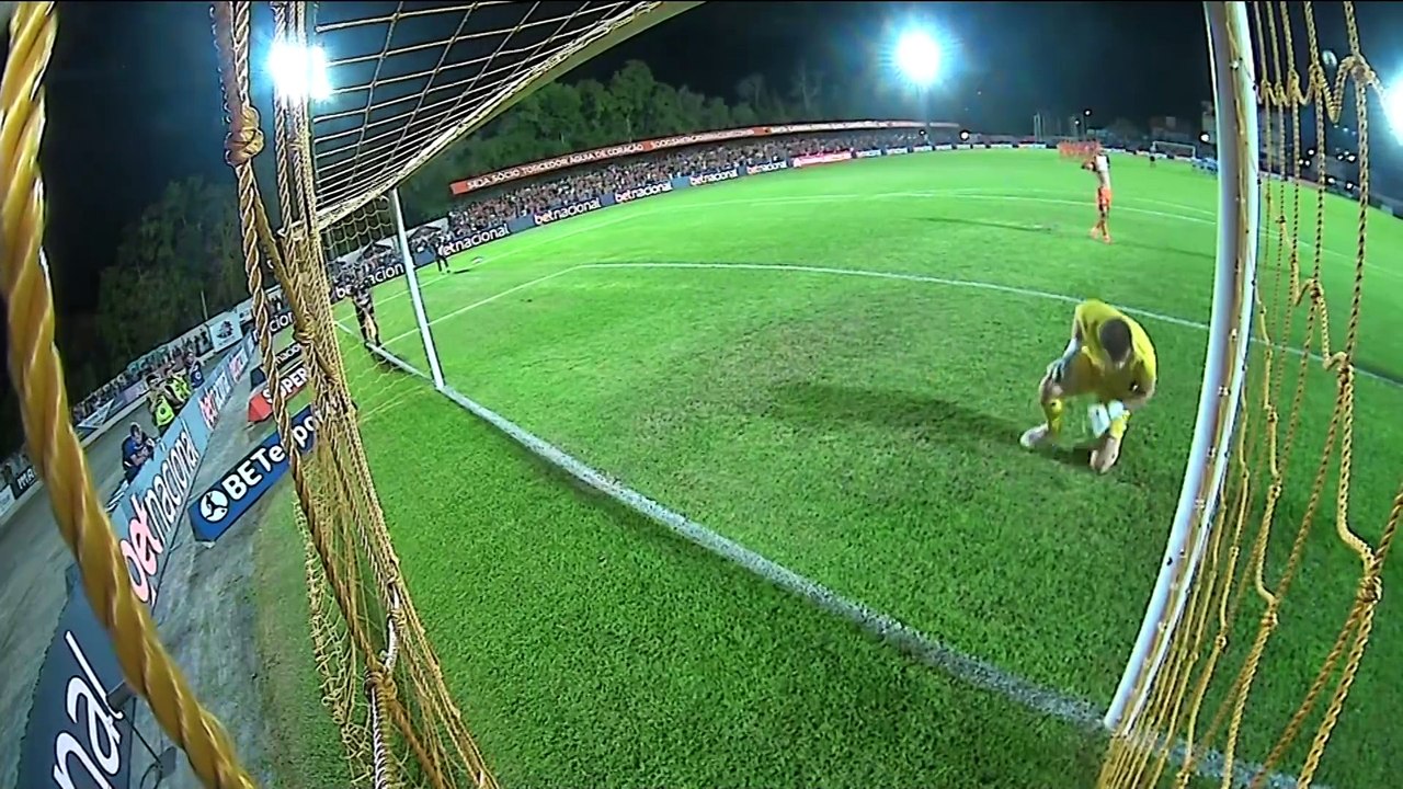Cobranças de pênalti entre Santa Catarina x Avaí pela semifinal do Catarinense