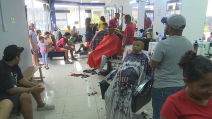 Panameños realizan  compras escolares de última hora