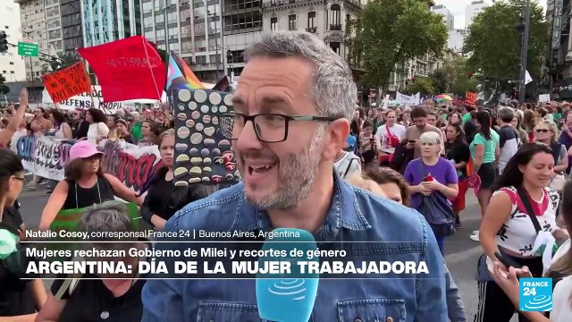 8M: Mujeres argentinas critican el Gobierno de Milei