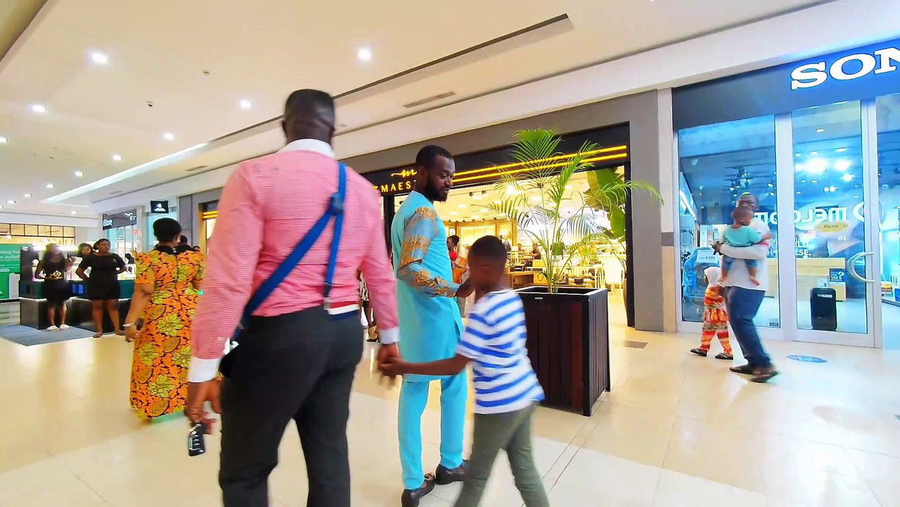 🇬🇭 EXPERIENCE AFRICAN VIBRANT TOUR AT THE BIGGEST SHOPPING MALL IN WEST AFRICA - ACCRA GHANA