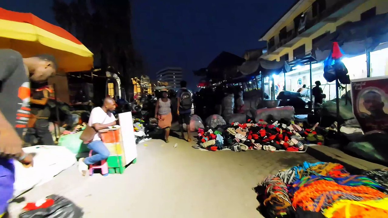 🇬🇭 4K WALKING TOUR IN AN AFRICAN SLUM COMMUNITY, ZONGO- ACCRA GHANA #ZONGO #ACCRA #4K #4KWALK #4kwalkingtour