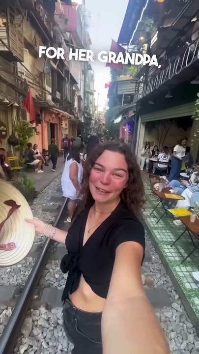 A gift reaction she never expected 😳