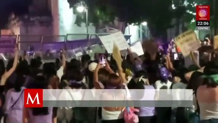 Protesta del 8M en Mérida termina con cañones de agua y gas lacrimógeno