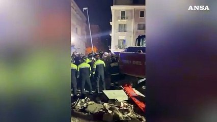 Palazzina crollata a Bari, 74enne estratta viva dopo 24 ore