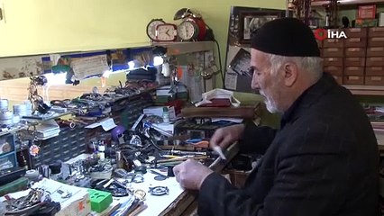 Saat ustası 58 yıldır zamanın izini sürüyor!