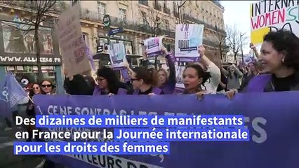 Des milliers de manifestants à Paris pour l'égalité femmes-hommes