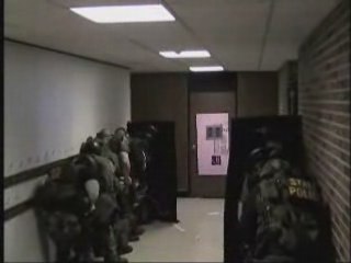 Regis est artificier dans la police