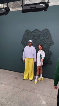 Vidéos - Stromae - Photocall et front raw défilé Lacoste Collection Prêt-à-Porter Automne/Hiver 2025-2026 lors de la Fashion Week de Paris (PFW), France, le 9 mars 2025 @Florian Savina / Bestimage