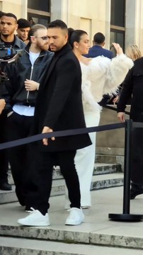 Vidéos - Georgina Rodriguez - Arrivées au défilé Elie Saab au Palais de Tokyo à Paris, France, le 8 mars 2025 @Christophe Aubert via Bestimage