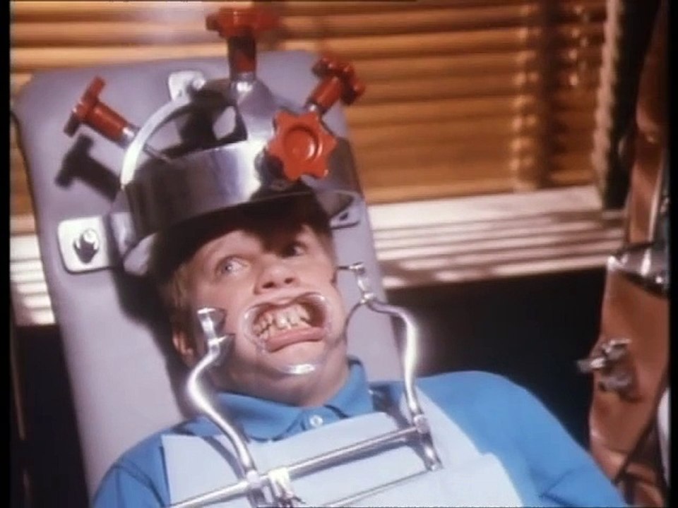 Eerie Indiana  E02 - The.Retainer
