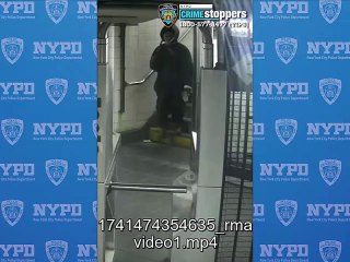 Man bashes woman, 29, with stick at lower Manhattan subway station