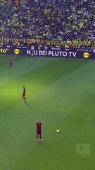 Bundesliga - La tête magnifique de Jeffrey Gouweleeuw contre Dortmund !