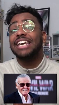 oui, STAN LEE a joué avec COLUCHE, GÉRARD JUGNOT et DANIEL AUTEUIL.