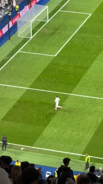 El bonito detalle de Valverde con un aficionado tras el Real Madrid - Rayo Vallecano