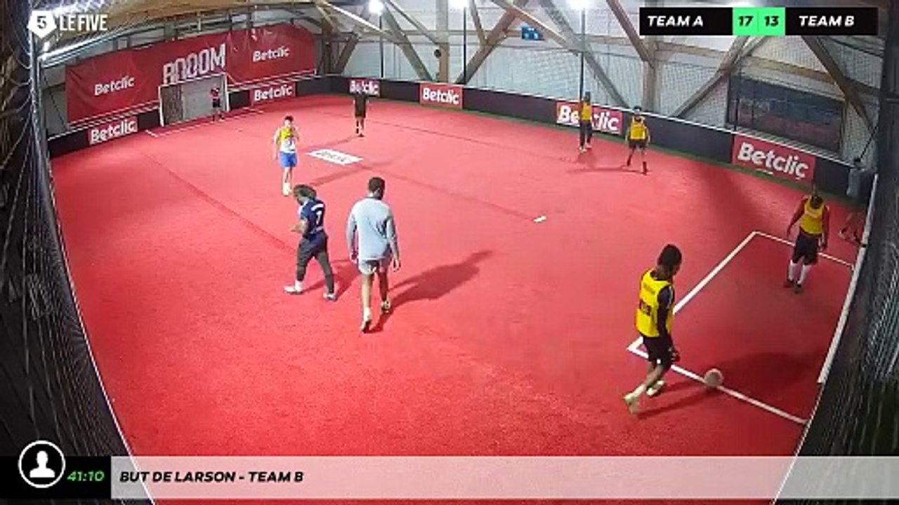 But de Larson - Team B