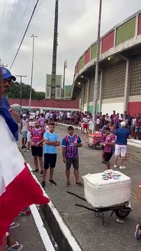 Torcedores do Bahia fazem fila no Joia da Princesa para acompanhar jogo contra Jacuipense
