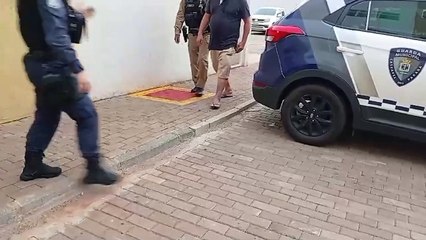 Suspeito de agredir a mulher com soco no rosto é preso pela PM no Santa Felicidade