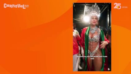 Paolla Oliveira se emociona no último desfile como rainha de bateria da Grande Rio
